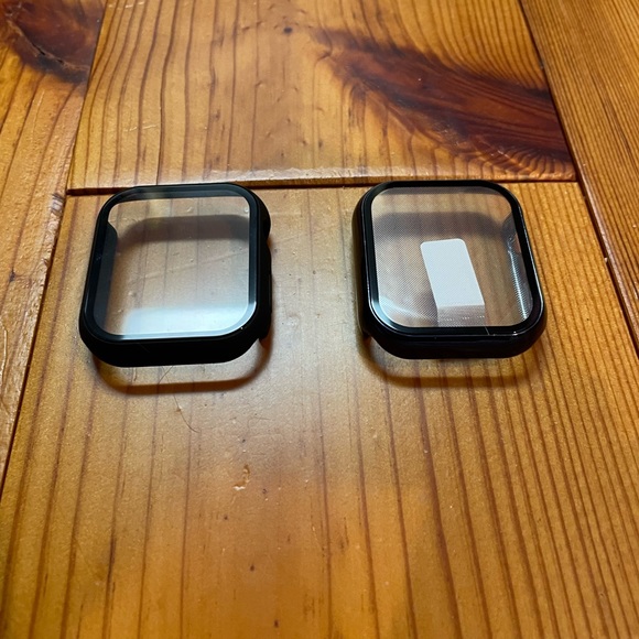 APPLE WATCH 7 45mm WITH ACCESSORIES BUNDLE - Picture 8 of 12